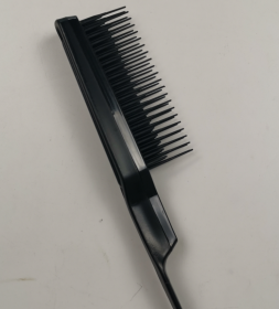 Fluffy shaped styling comb (Color: Black)